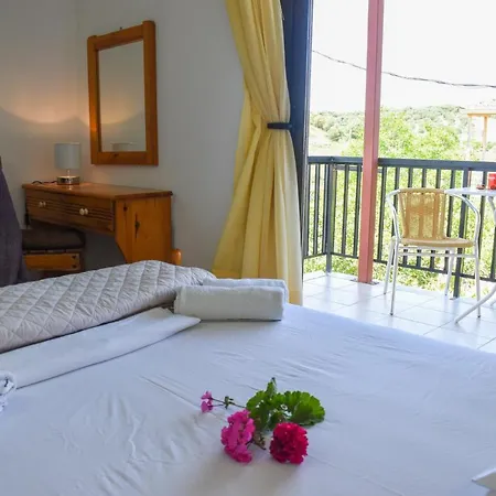 Comfy Green Studio/just 150m To The Beach 아파트 *
