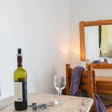 Apartment Comfy Green Studio/just 150m To The Beach *