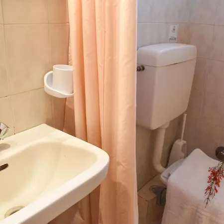 Comfy Green Studio/just 150m To The Beach 아파트